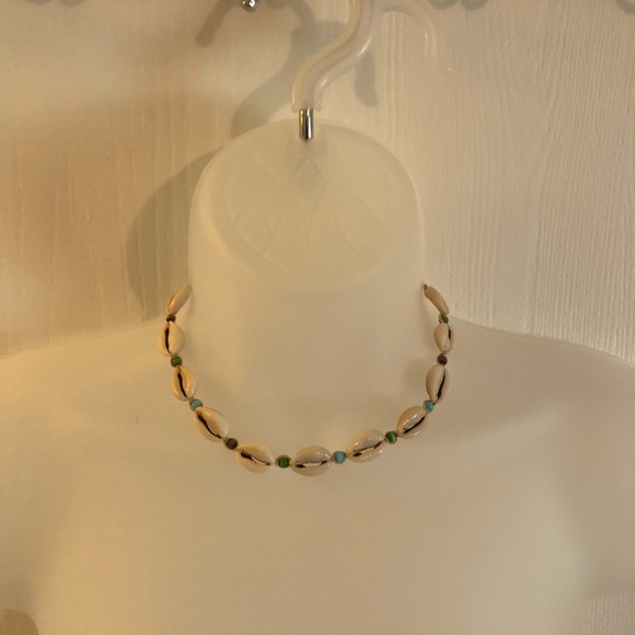 Shell necklace - Picture 2 of 3